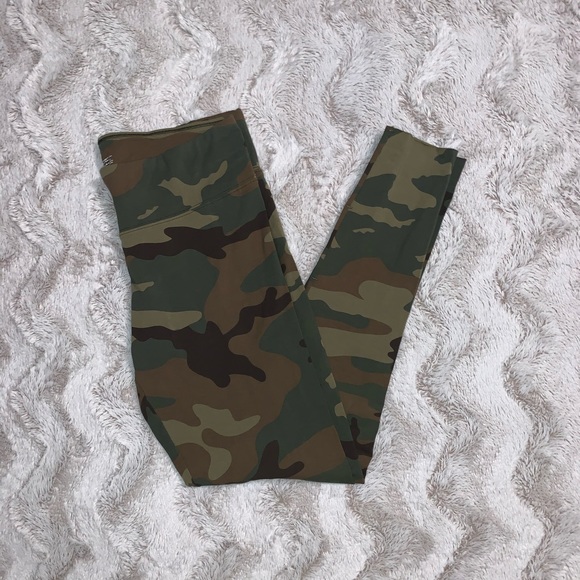 Aritzia Pants - TNA camouflage leggings